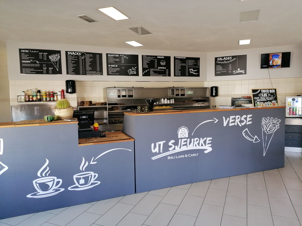 Cafetaria 'Ut Sjeurke' in Stramproy - foto 2