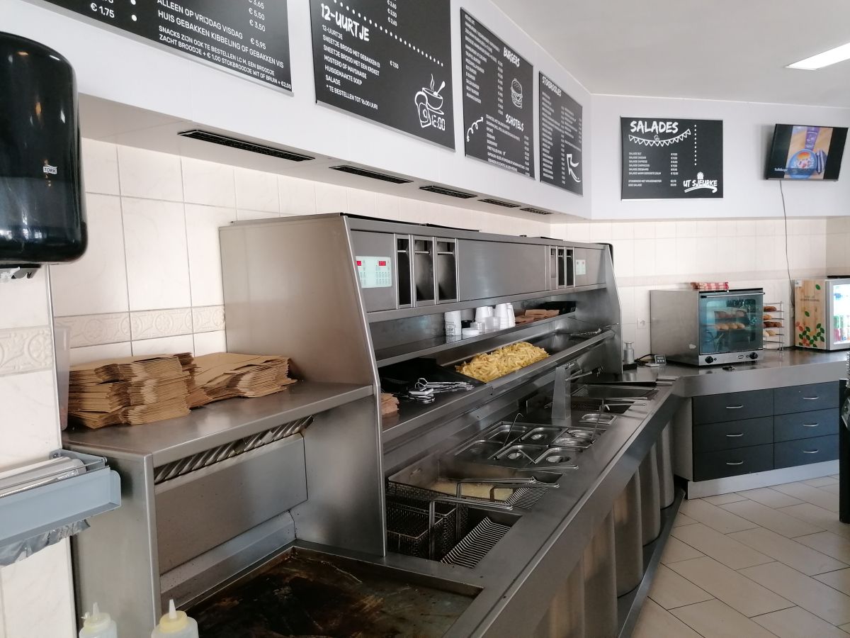 Cafetaria 'Ut Sjeurke' in Stramproy - foto 4