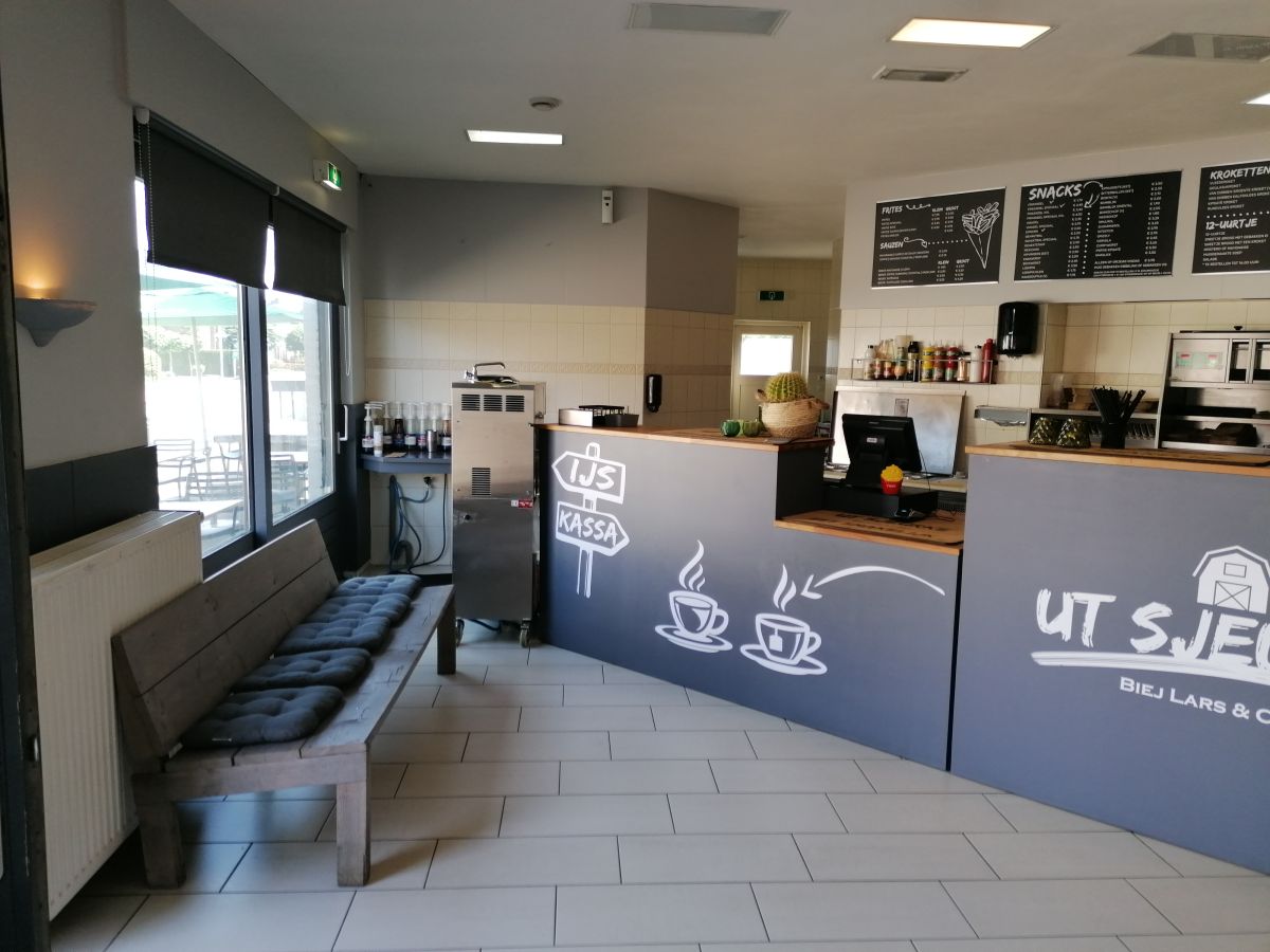 Cafetaria 'Ut Sjeurke' in Stramproy - foto 3